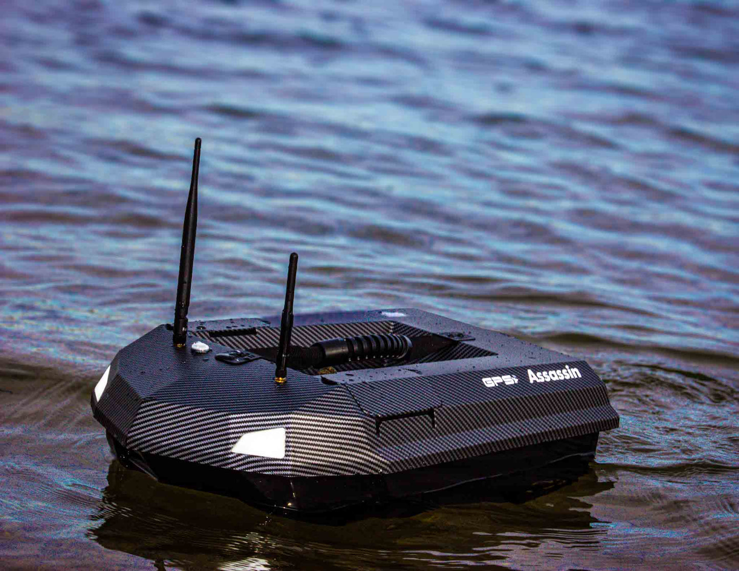 Manuowell Assassin Futterboot mit GPS Autopilot und Echolot Licht.